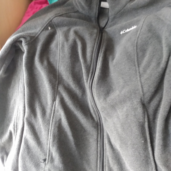 Under armor pullovers - Picture 10 of 11